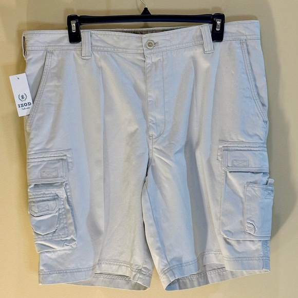 🌟HP🌟IZOD Stone Saltwater 100% Cotton Cargo Shorts Flat Front Velcro Pockets 42W - Picture 1 of 10